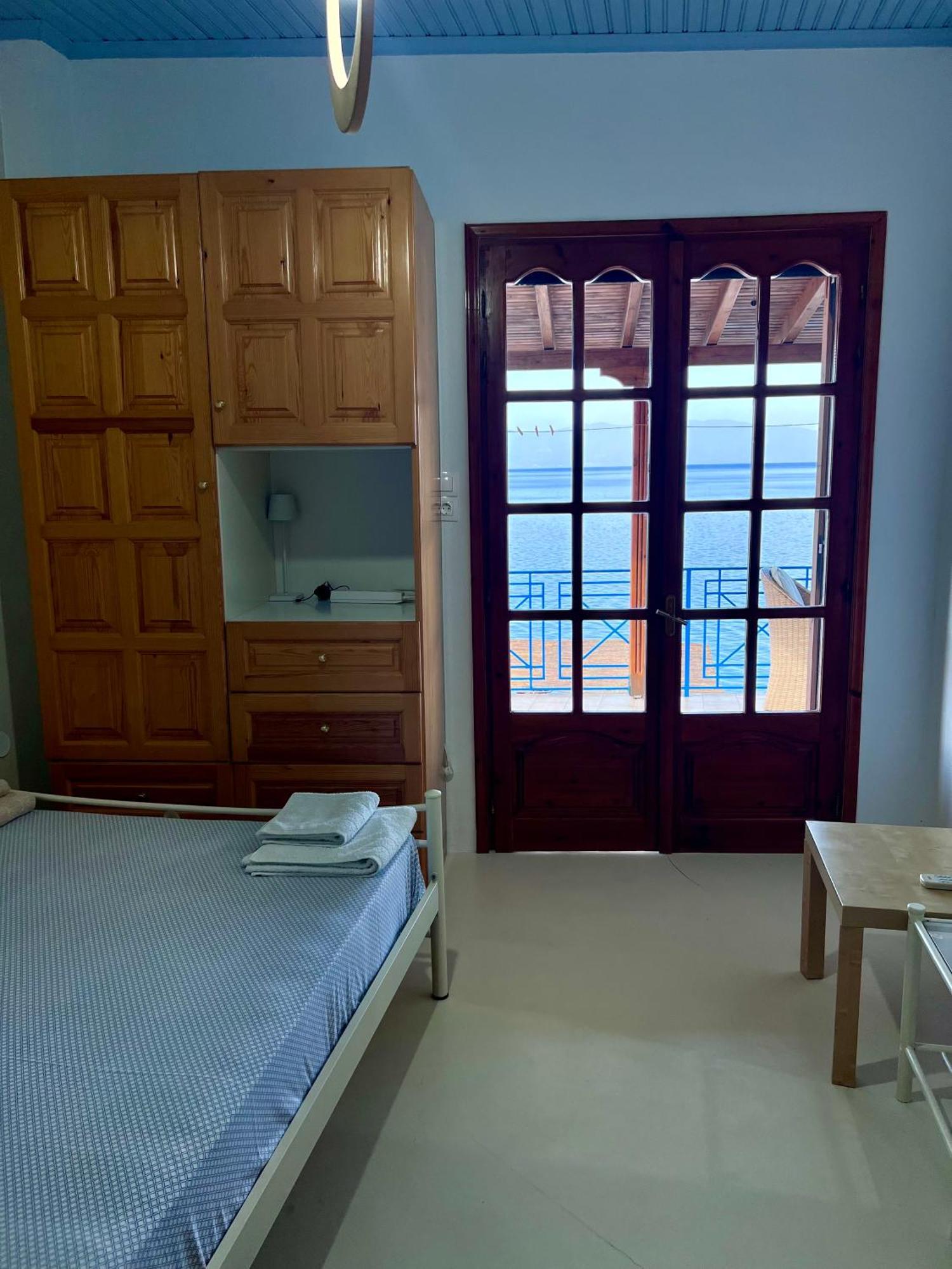 Villas Nies Seaside Appartments Sourpi Ngoại thất bức ảnh
